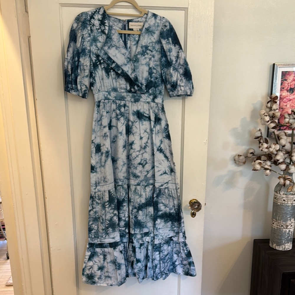 Sachin & Babi - size 0 - Elegant Tie-Dye Maxi Dress